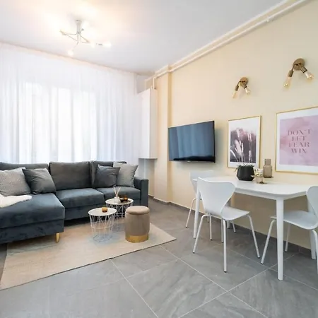 Cozy Cheerful In Center *