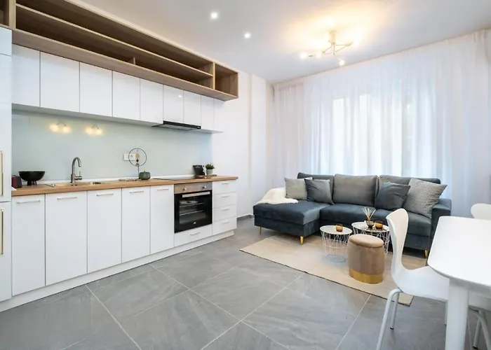 Cozy Cheerful In Center * Bucharest