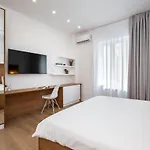 Cozy Cheerful In Center Апартаменти Бухарест