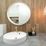 Апартаменти Cozy Cheerful In Center