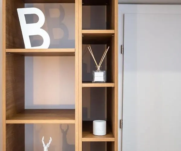 Cozy Cheerful In Center Apartment *