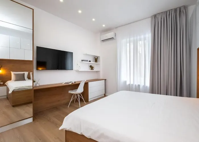 Cozy Cheerful In Center Apartment Bukarest