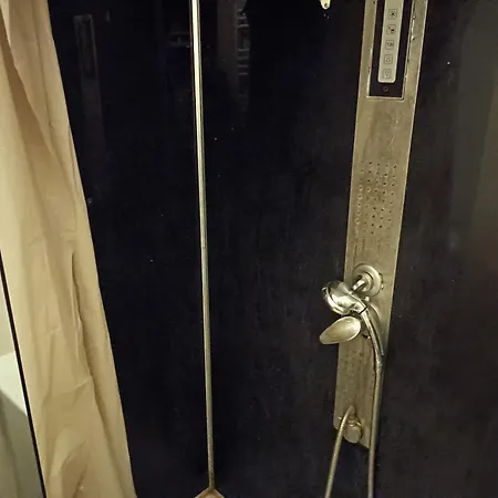 Cozy Cheerful In Center 公寓 *